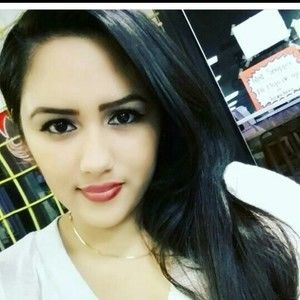 Meet your Posher, Raquelita